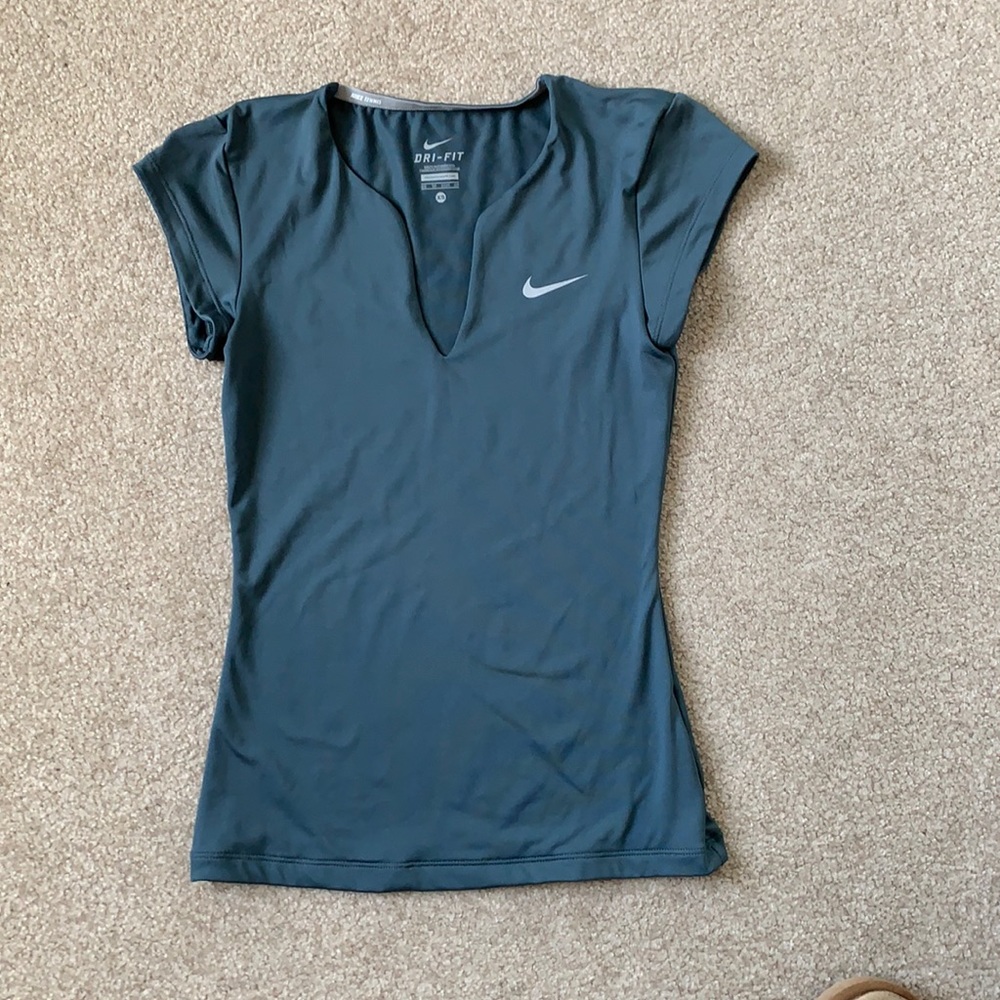 Nike tennis top